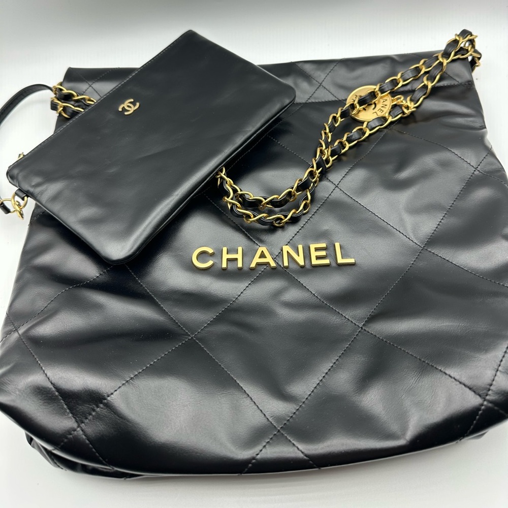 Chanel 22 hobo bag black small gold